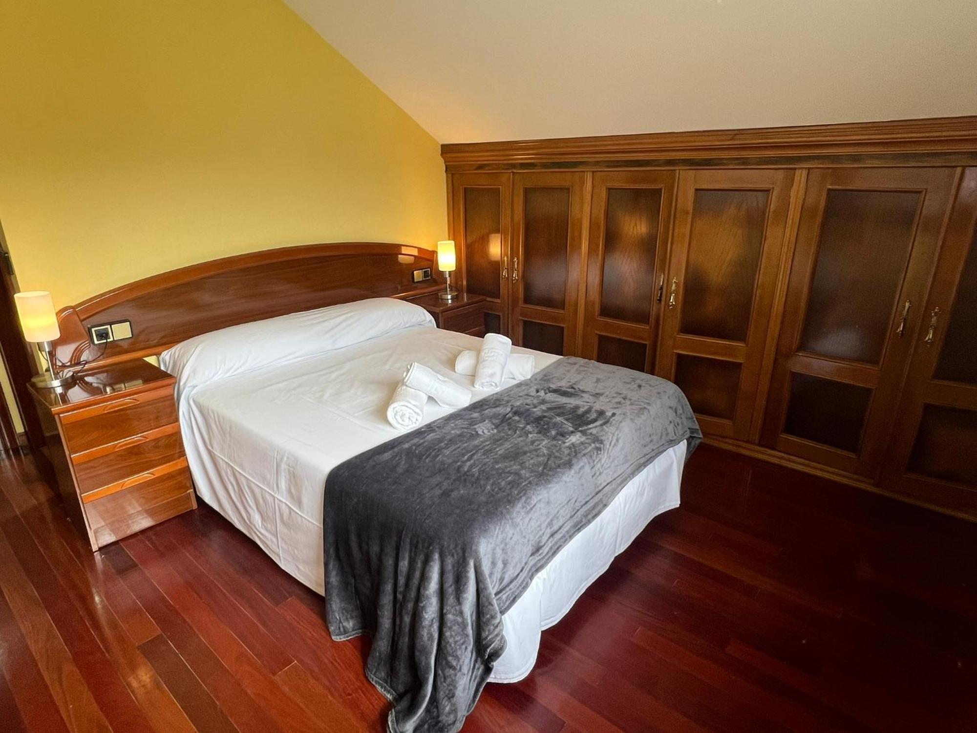 Gestiona2R- Casa Grande En El Centro De Llanes Villa Buitenkant foto