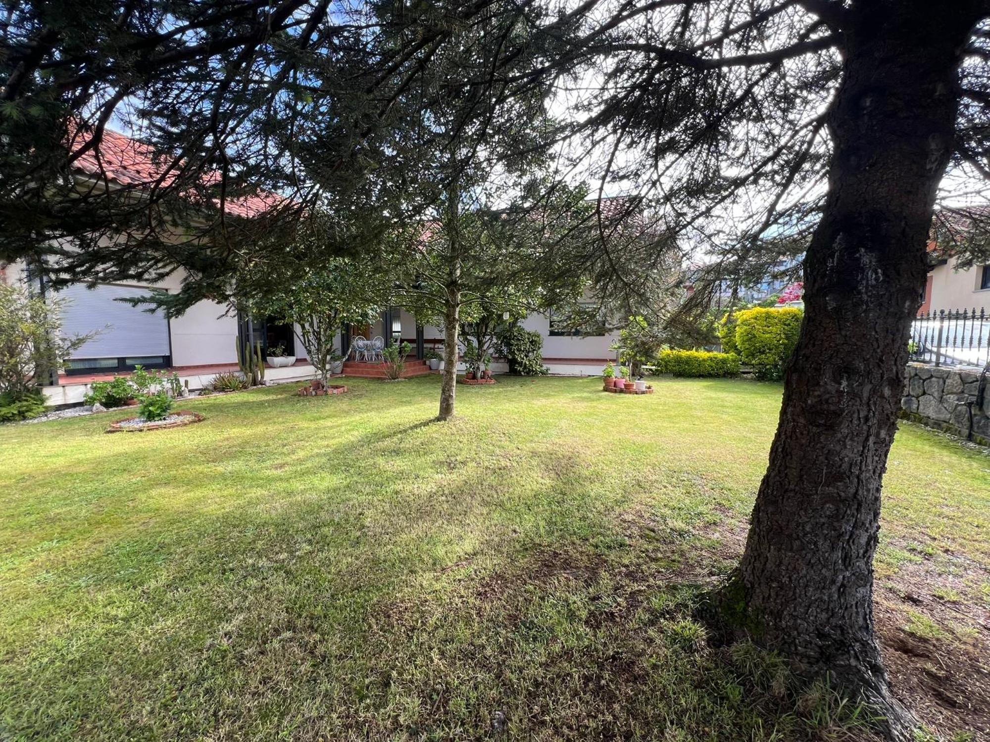 Gestiona2R- Casa Grande En El Centro De Llanes Villa Buitenkant foto